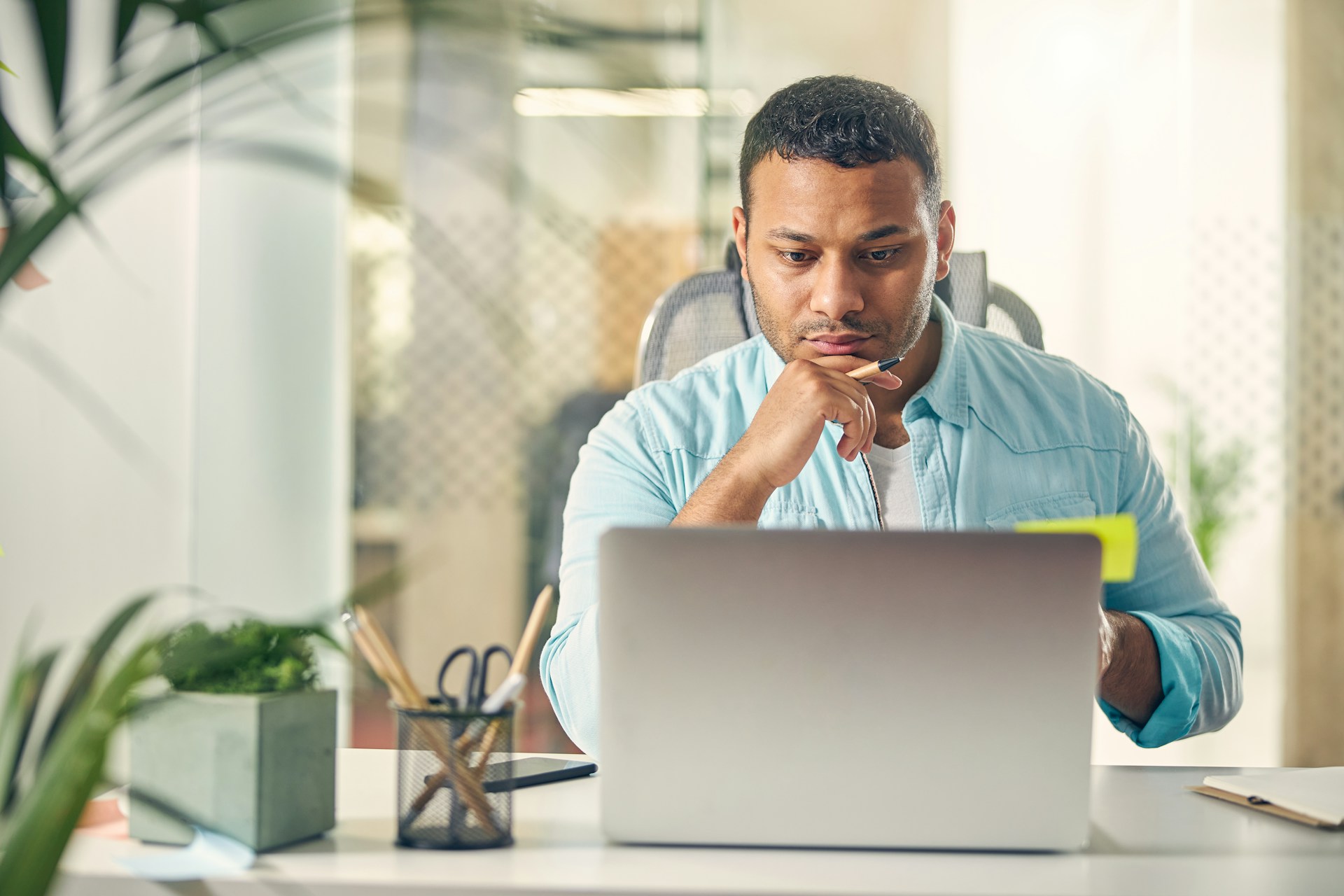 Person in front of a laptop